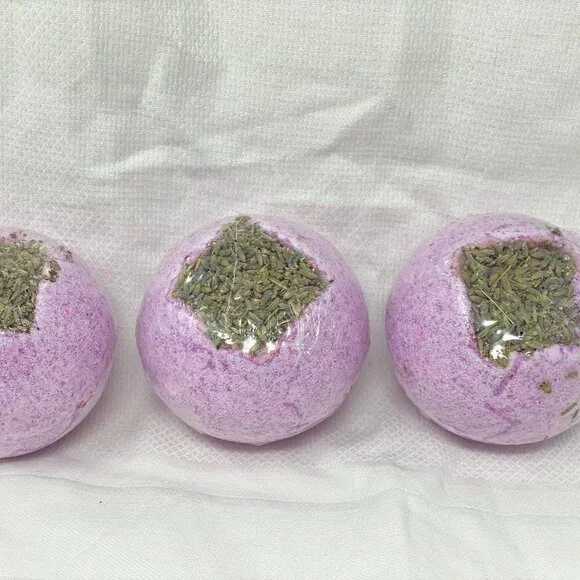 5 Lavendar Bath Bombs Fizzers with lavendar flowers  Lot of 5  Bath Fizzers NEW - Picture 3 of 5